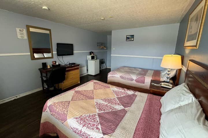 Room 4 of 28