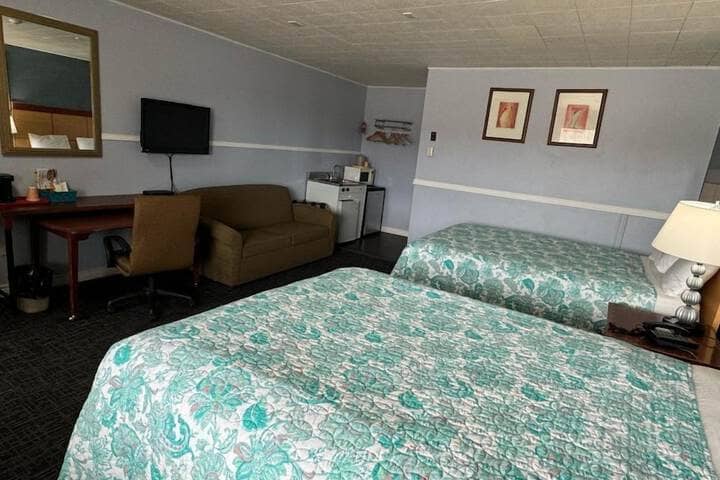 Room 14 of 28