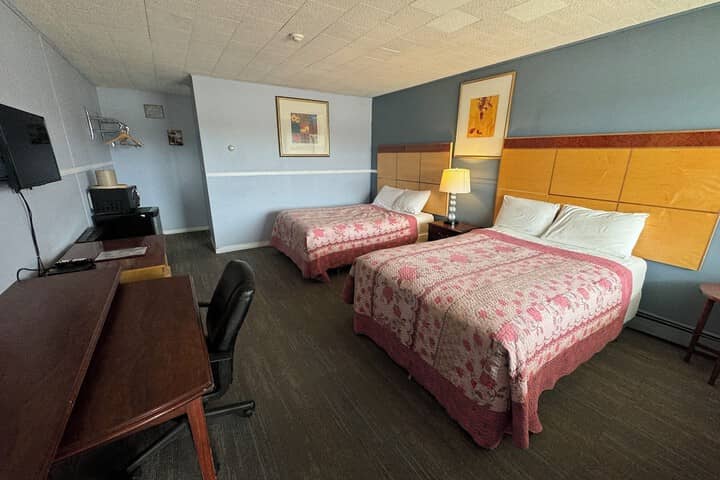 Room 10 of 28