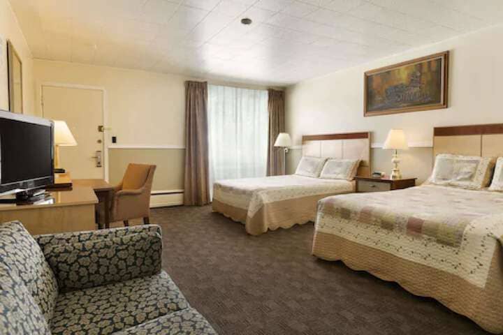 Room 3 of 28